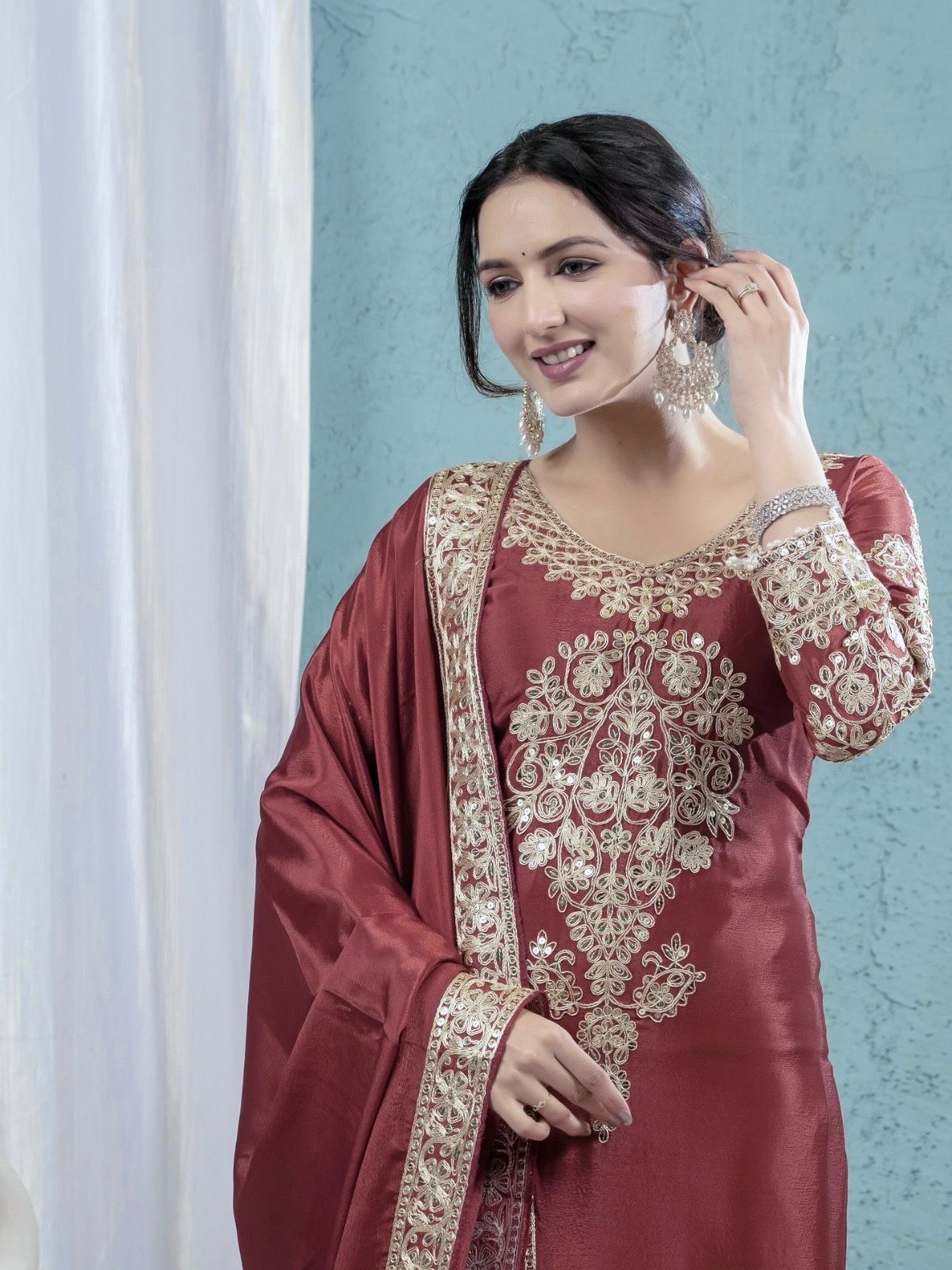 Traditional Indian Kurti Set With Dupatta